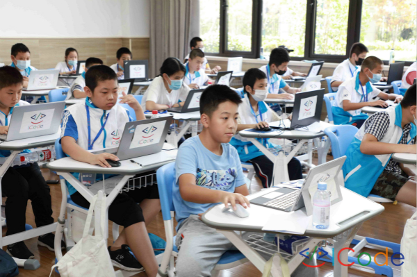腾讯携手香港机电工程署举办AI编程小车比赛两地青年以科技促交流(图1)
